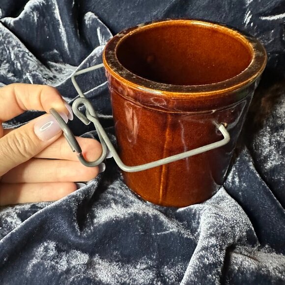 Vintage Glazed Stoneware Cheese Crock with Metal Lock Lid in Brown from 1970s - Picture 13 of 16